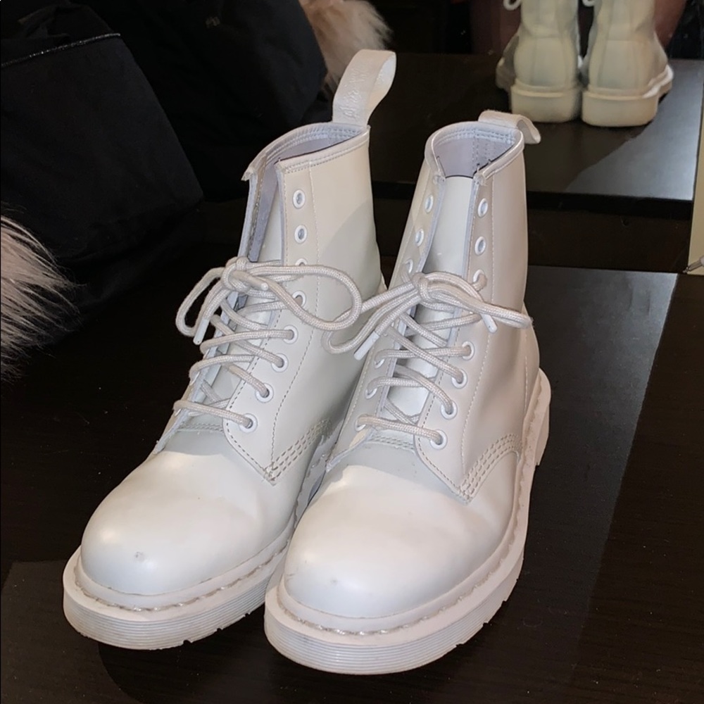 Dr. Martens MONO 1460 White